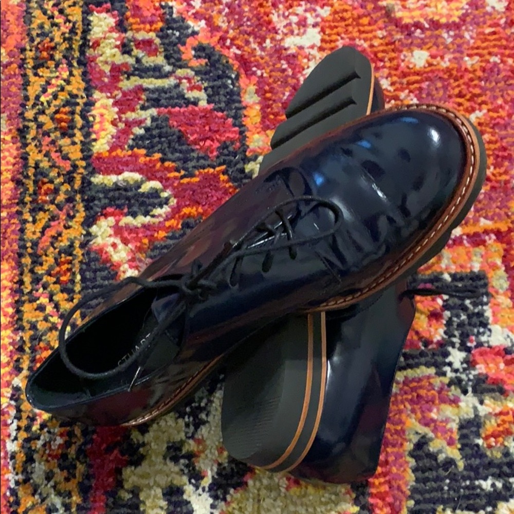 Navy Stuart Weitzman oxfords